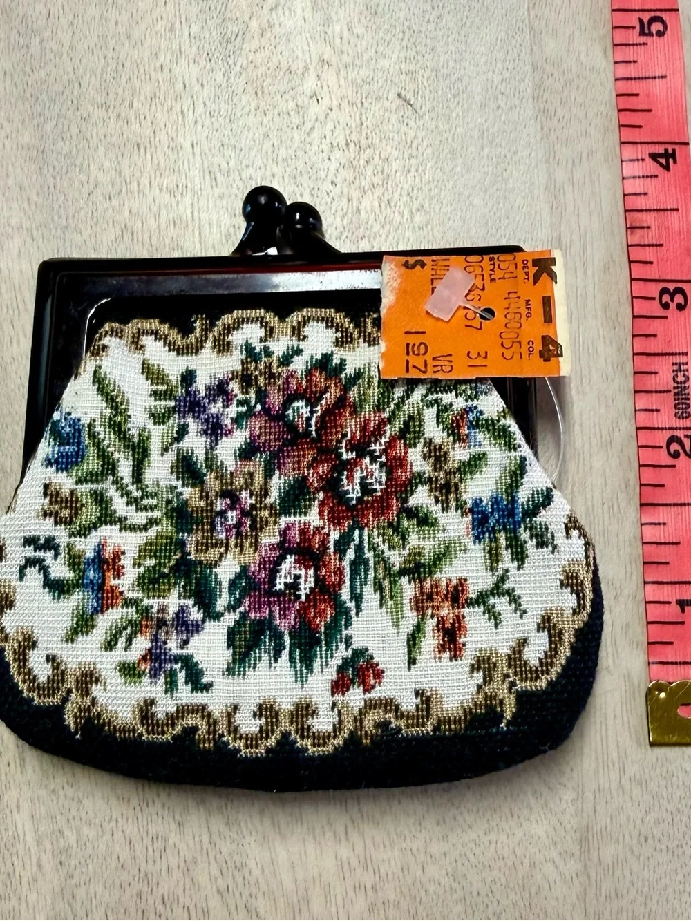 Vintage Floral Tapestry Kiss-Lock Coin Purse Black Moody Floral